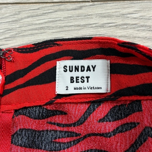 Aritzia Sunday Best Gemma Red Black Printed Ruffle Shorts - Picture 5 of 9